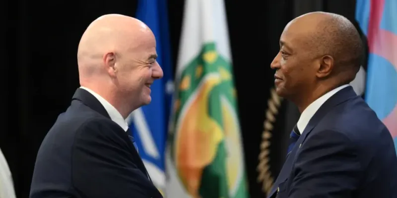 reporte-de-la-can-2025-infantino-motsepe-lultime-bataille