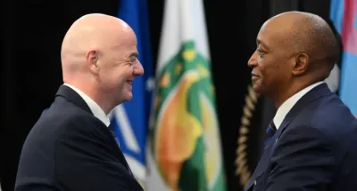 reporte-de-la-can-2025-infantino-motsepe-lultime-bataille