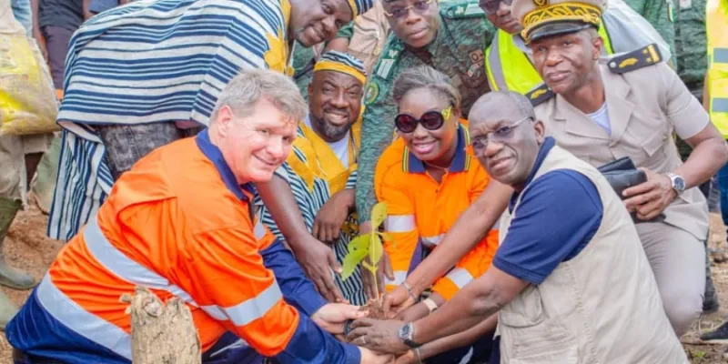 la-fondation-endeavour-mining-et-yes-fondation-lancent-campagne-de-reboisement