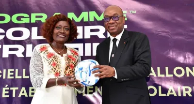 championnat-scolaire-africain-la-fif-offre-27700-ballons-aux-ecoles