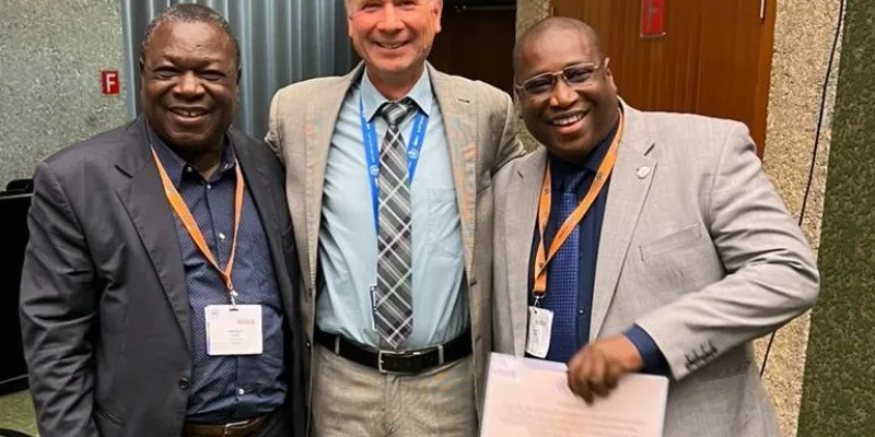 dimbokro-la-station-meteorologique-de-la-ville-a-recu-son-attestation-de-reconnaissance-station-centenaire