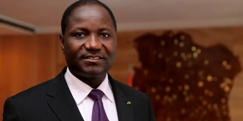 sangafowa-coulibaly-fait-adopter-de-nouvelles-dispositions-pour-la-lutte-contre-lorpaillage-illegal-vendredi-26-mai-le-ministre-mamadou-sangafowa-coulibaly-a-presente-le-projet-de-loi-pour-la-lutte-contre-lorpaillage-clandestin-aux-senateurs-de-la-comm