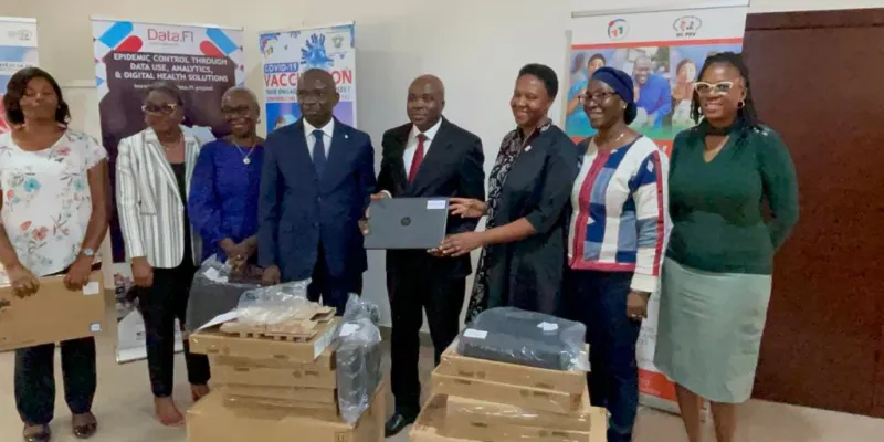 cote-divoire-les-etats-unis-offrent-des-equipements-electroniques-pour-le-renforcement-du-systeme-national-dinformation-sanitaire