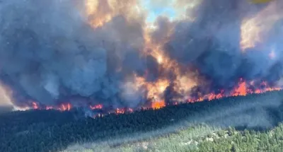 incendie-dans-lest-du-canada-des-milliers-de-personnes-evacuees