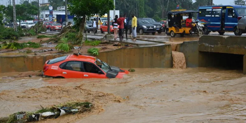 forte-pluie-a-abidjan-de-nombreuse-rues-inondees
