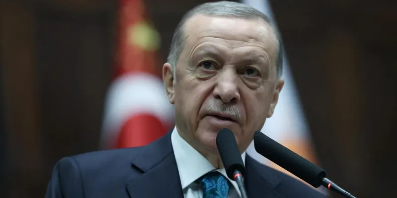 turquie-erdogan-prete-serment-et-prone-la-paix-pour-son-troisieme-mandat