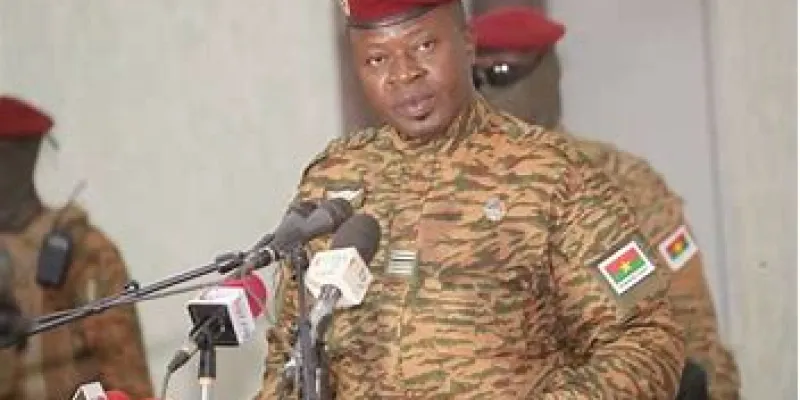 burkina-faso-le-lieutenant-colonel-damiba-veut-rentrer-au-pays
