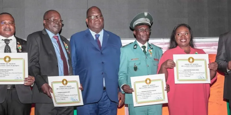 eaux-et-foret-plusieurs-cadres-et-agents-decores-en-presence-du-ministre-tchagba