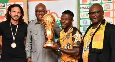 lonaci-ligue-1-de-ci-lasec-mimosas-recoit-son-trophee-de-champion