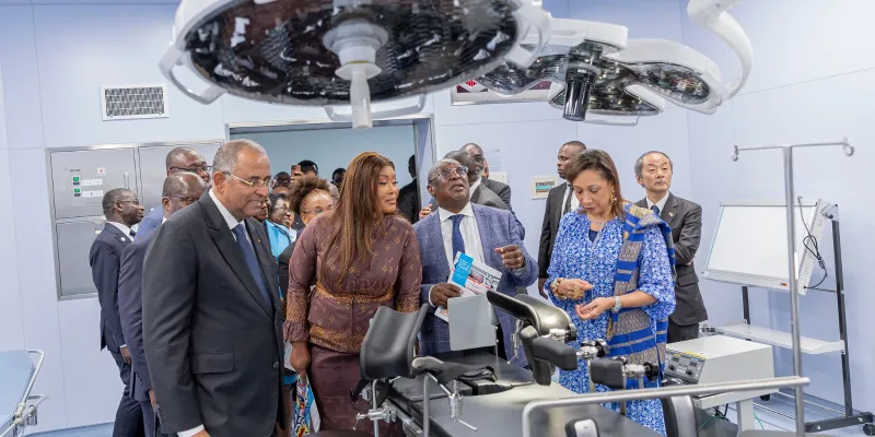 chu-de-cocody-patrick-achi-met-en-service-le-pole-gyneco-obstetrique-et-linstitut-de-medecine-nucleaire
