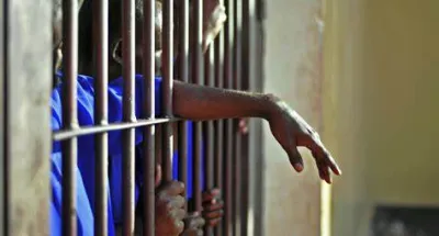 crise-de-jalousie-trois-mois-de-prison-ferme-pour-avoir-detruit-la-maisonnette-de-sa-copine