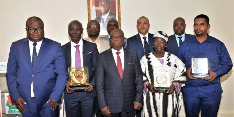 prix-dexcellence-du-meilleur-artisan-de-la-paix-kouadio-konan-bertin-celebre-les-laureats