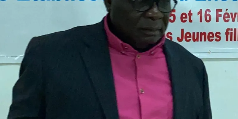 education-nationale-il-y-a-probleme-des-cadres-de-lenseignement-secondaire-monte-au-creneau