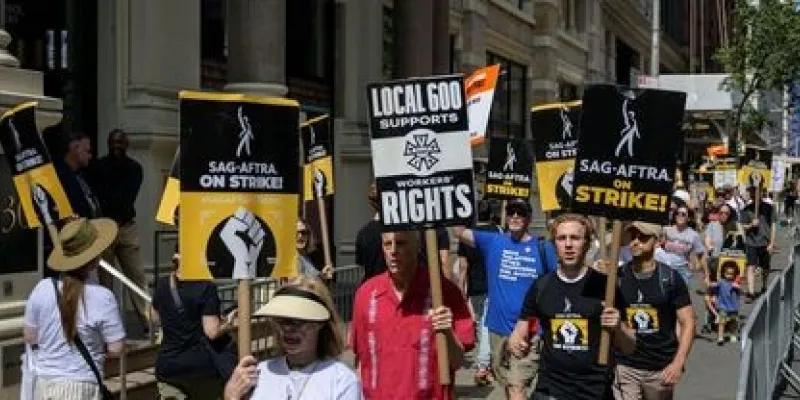 usa-face-a-la-greve-des-scenaristes-faut-il-envisager-un-remplacement-par-lia