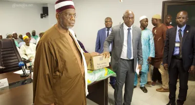 jeune-du-ramadan-le-chef-de-letat-offre-des-vivres-a-la-communaute-musulmane-de-cote-divoire