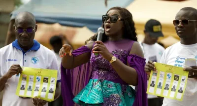 campagne-municipale-a-agboville-fleur-ake-mbo-parle-aux-jeunes-et-aux-femmes-2