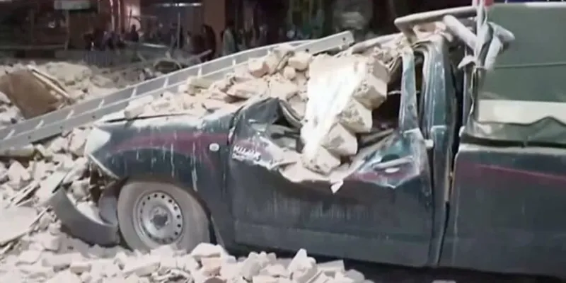 maroc-plus-de-600-morts-dans-un-seisme-a-marrakech-la-france-prete-a-aider-aux-premiers-secours