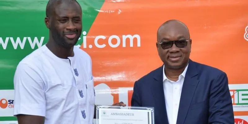 distinction-yaya-toure-recoit-ses-attributs-dambassadeur-de-la-fif