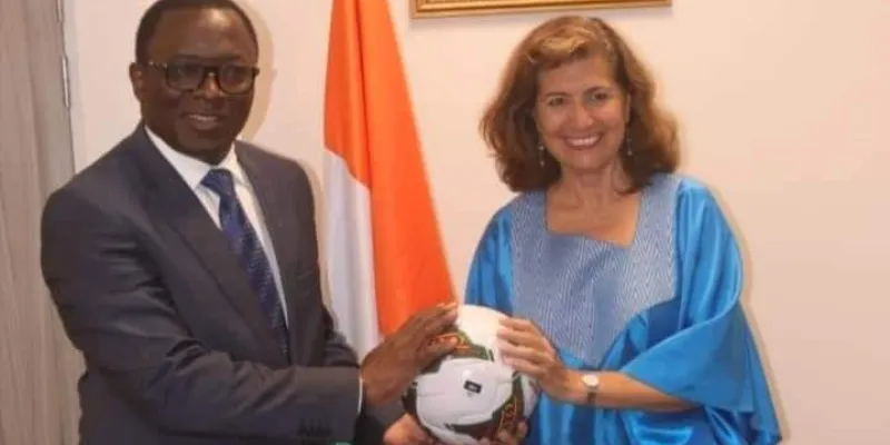 ministere-des-sports-paulin-claude-danho-recoit-la-dga-de-lunesco