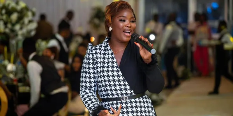 showbiz-ivoirien-roseline-layo-une-fois-de-plus-dans-le-viseur-des-pasteurs