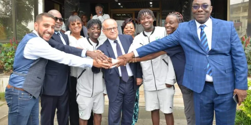 can-feminine-maroc-2024-lambassadeur-de-france-apporte-son-soutien-aux-elephantes