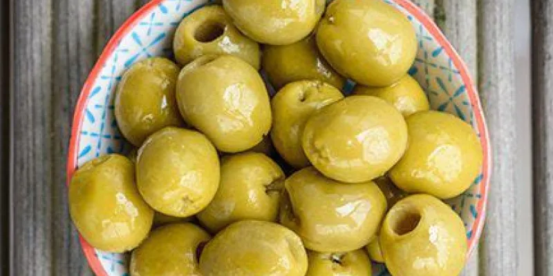 sante-les-cinq-bienfaits-des-olives-vertes-chez-lhomme