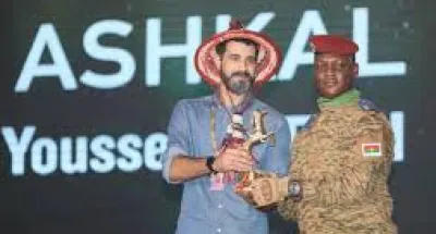fespaco-2023-le-tunisien-youssef-chebbi-remporte-letalon-dor-de-yennenga