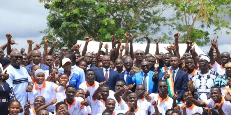 jeunesse-500-beneficaires-du-programme-campus-citoyen-recoivent-leurs-attestations-de-fin-de-formation