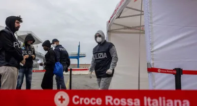 immigration-clandestine-litalie-deportera-vers-lalbanie-des-migrants-sauves-en-mer