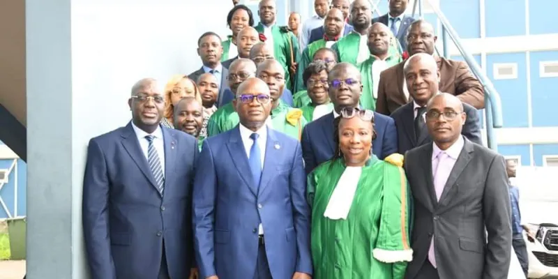 ministere-du-sport-et-du-cadre-de-vie-adje-silas-metch-a-la-rencontre-du-personnel-sous-sa-tutelle