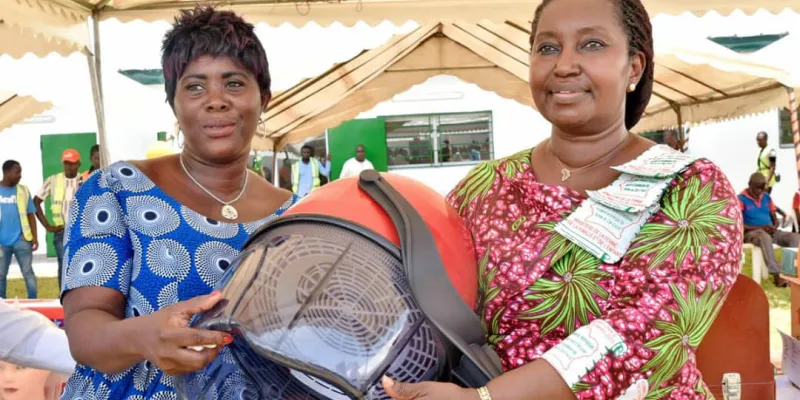 grand-bassam-me-linda-diplo-arrose-les-femmes-dimportants-lots-de-materiels