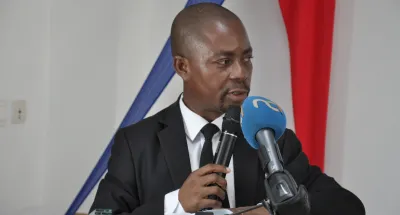 media-le-groupe-la-refondation-sa-face-aux-difficultes-de-la-presse-ecrite
