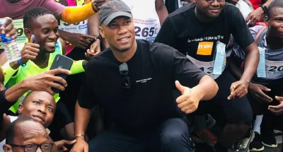 19eme-edition-du-semi-marathon-de-la-ville-dabidjan-plus-de-5-mille-personnes-courent-avec-didier-drogba
