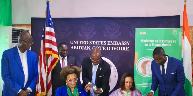 signature-de-protocole-daccord-le-ministere-de-la-culture-et-lambassade-des-usa-en-franche-collaboration