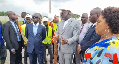 construction-de-la-nouvelle-agora-a-yopougon-adama-bictogo-effectue-une-visite-du-chantier