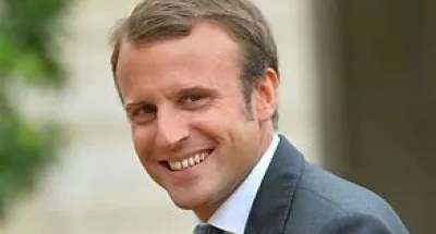 notre-dame-de-paris-macron-invite-le-pape-a-la-reouverture-dans-un-an