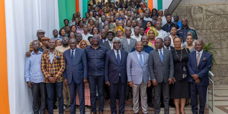 can-cote-divoire-2023-le-premier-ministre-engage-les-artistes-les-transporteurs-et-les-gloires-du-football-ivoirien