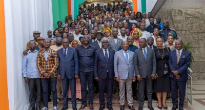 can-cote-divoire-2023-le-premier-ministre-engage-les-artistes-les-transporteurs-et-les-gloires-du-football-ivoirien