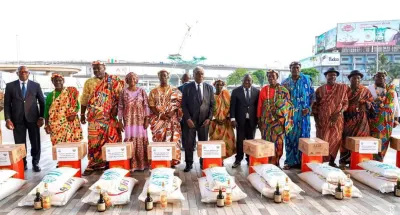fetes-de-fin-dannee-alassane-ouattara-offre-des-kits-alimentaires-aux-populations-dabidjan