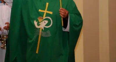 eglise-catholique-un-pretre-excommunie-pour-avoir-qualifie-le-pape-francois-dusurpateur-et-de-franc-macon