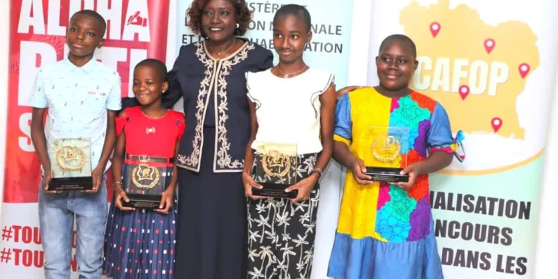 distinction-la-ministre-mariatou-kone-celebre-les-laureats-des-prix-dexcellence-2023