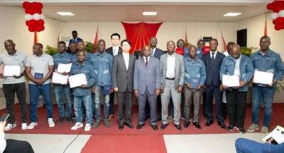 formation-professionnelle-de-retour-dune-formation-en-chine-91-encadreurs-recus-par-le-ministre-koffi-nguessanguessan