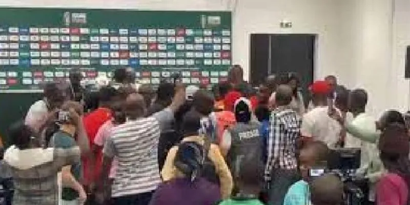 finale-de-la-can-cote-divoire-2023-le-calvaire-des-journalistes-accredites-pour-acceder-au-stade