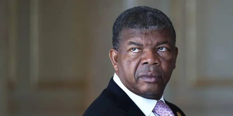 angola-appuye-par-son-maitre-espion-le-president-sattaque-aux-renseignements-militaires