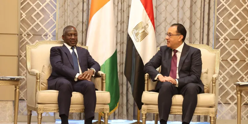 en-visite-au-caire-adama-bictogo-sentretient-avec-le-premier-ministre-moustafa-kemal-madbouli