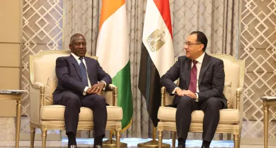 en-visite-au-caire-adama-bictogo-sentretient-avec-le-premier-ministre-moustafa-kemal-madbouli