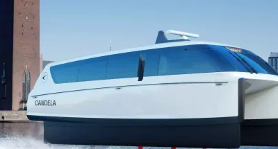suede-un-bateau-volant-electrique-entre-entre-en-service