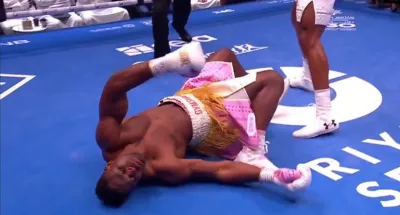 gala-de-boxe-anglaise-le-camerounais-francis-ngannou-mis-ko-face-au-britannique-anthony-joshua