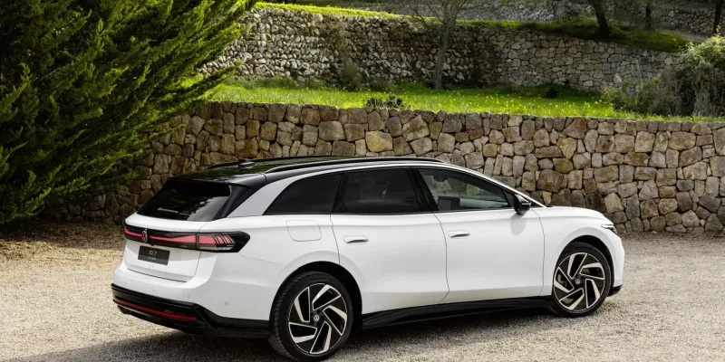 automobile-le-premier-break-electrique-de-volkswagen-enfin-devoile