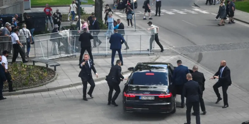 slovaquie-le-premier-ministre-robert-fico-entre-la-vie-et-la-mort-apres-avoir-ete-blesse-par-balles-un-suspect-arrete